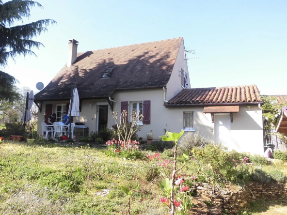 Maison à vendre à Salignac Eyvigues - 3 chambres et jardin clos