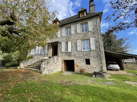 Belle maison de famille à vendre près de Saint-Privat 