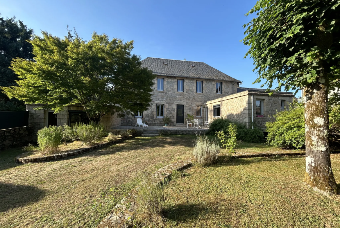 Maison rénovée à vendre à Eyrein en Corrèze 