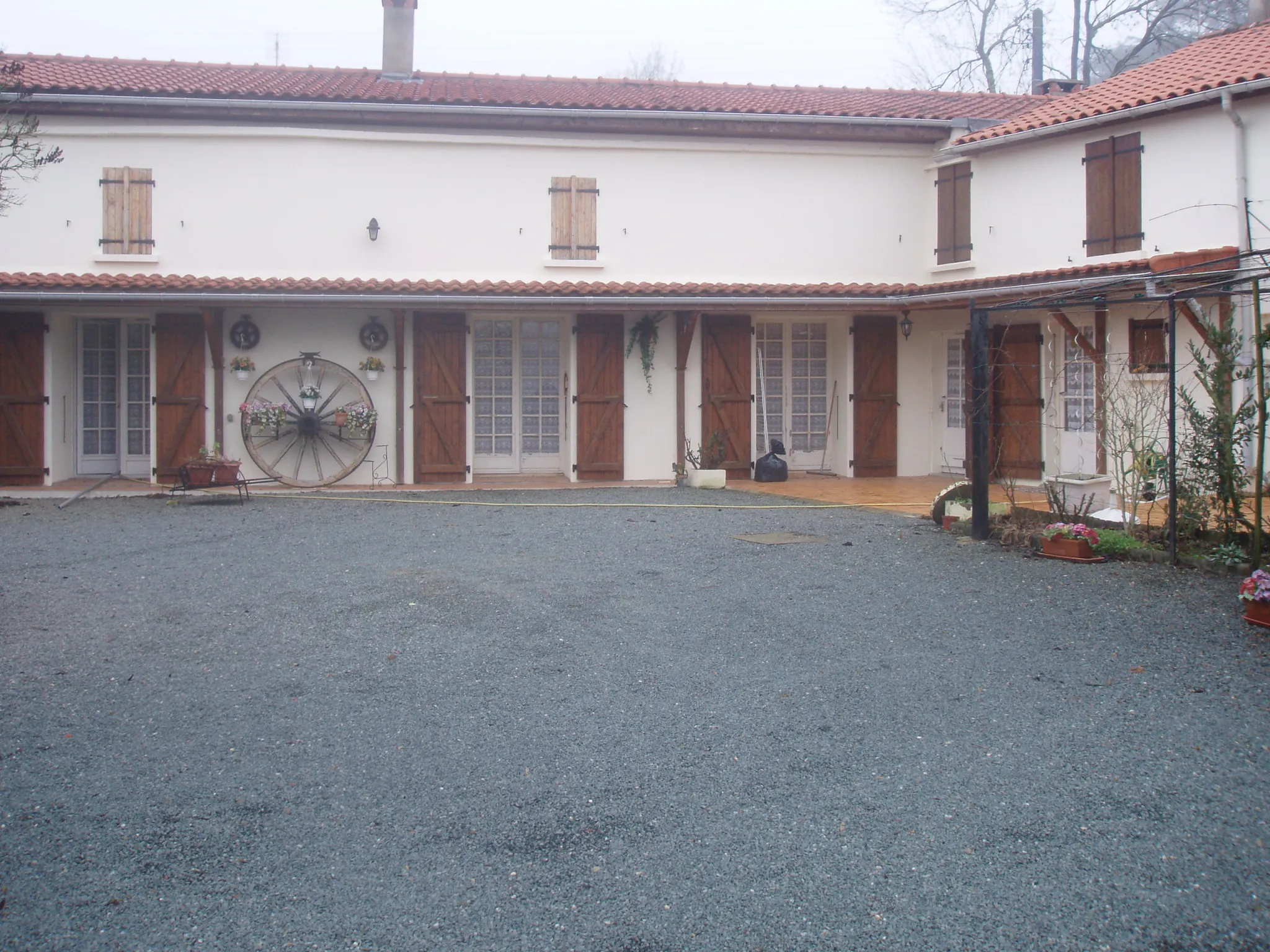 Maison de campagne à rénover à St Juire Champgillon 