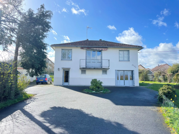 Maison T5 à rénover à Chevremont, au cœur du village