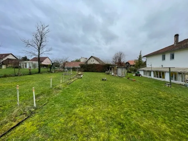 Maison T5 à rénover à Chevremont, au cœur du village 