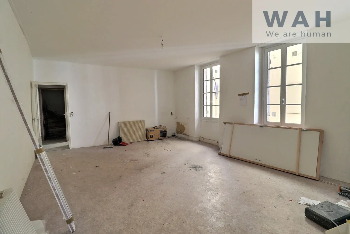 Vente Immeuble 10 Pièces à Béziers - 3 Appartements et Local Commercial 