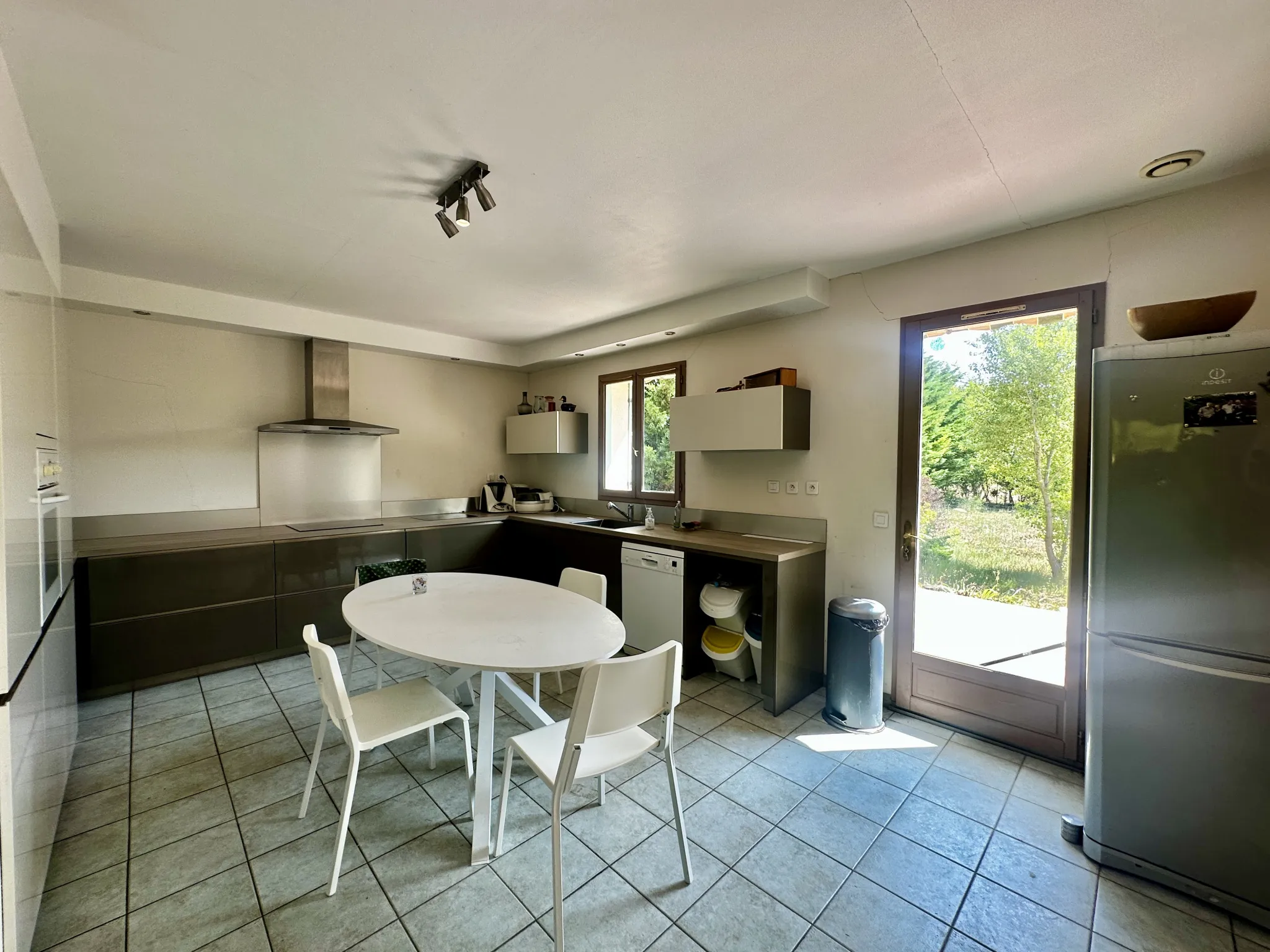 Spacieuse villa de plain-pied à Cairanne - 157 m² avec jardin et garage 