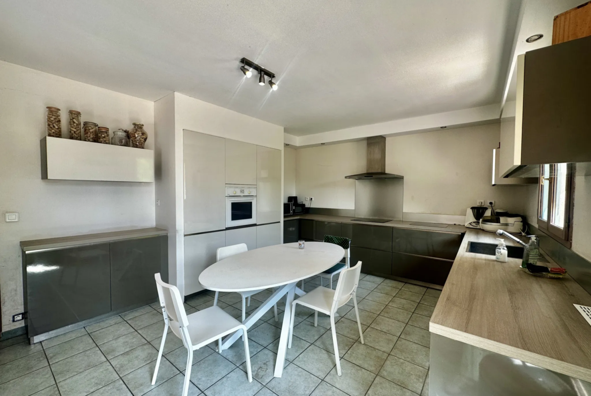 Spacieuse villa de plain-pied à Cairanne - 157 m² avec jardin et garage 