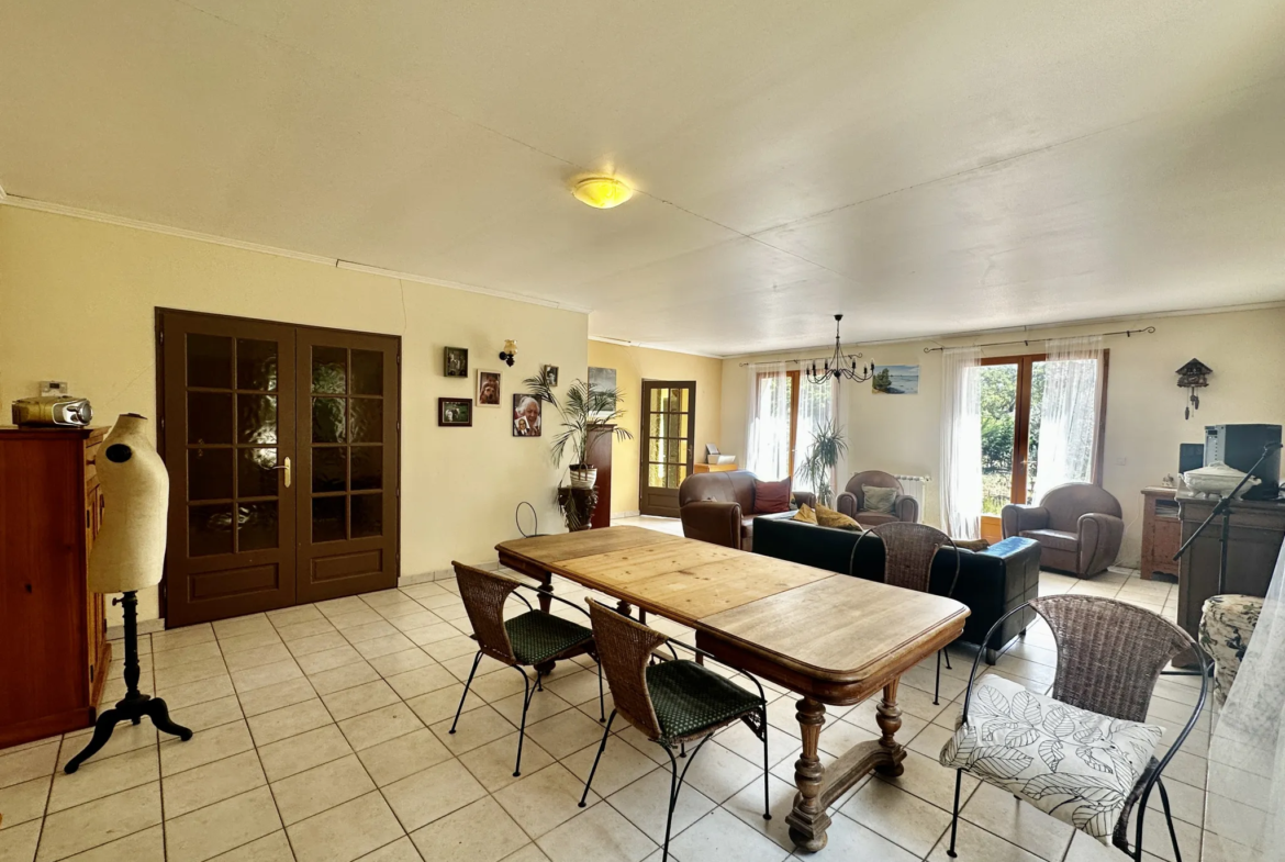 Spacieuse villa de plain-pied à Cairanne - 157 m² avec jardin et garage 