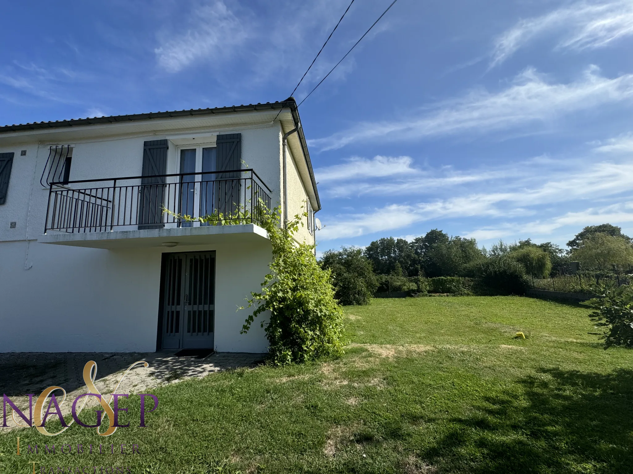 Maison restaurée avec terrain clos à Gannat 