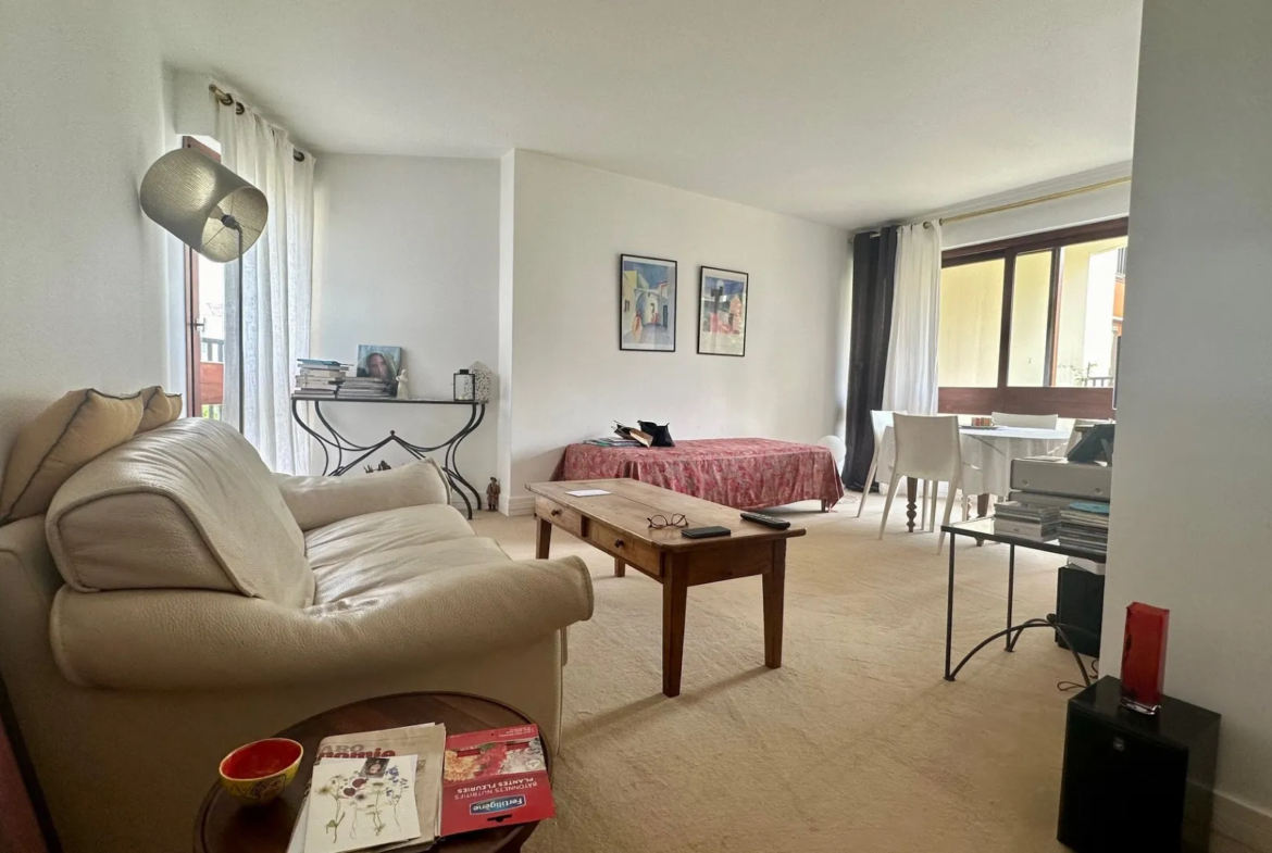 À vendre : Appartement 2/3 pièces avec piscine à Le Chesnay 