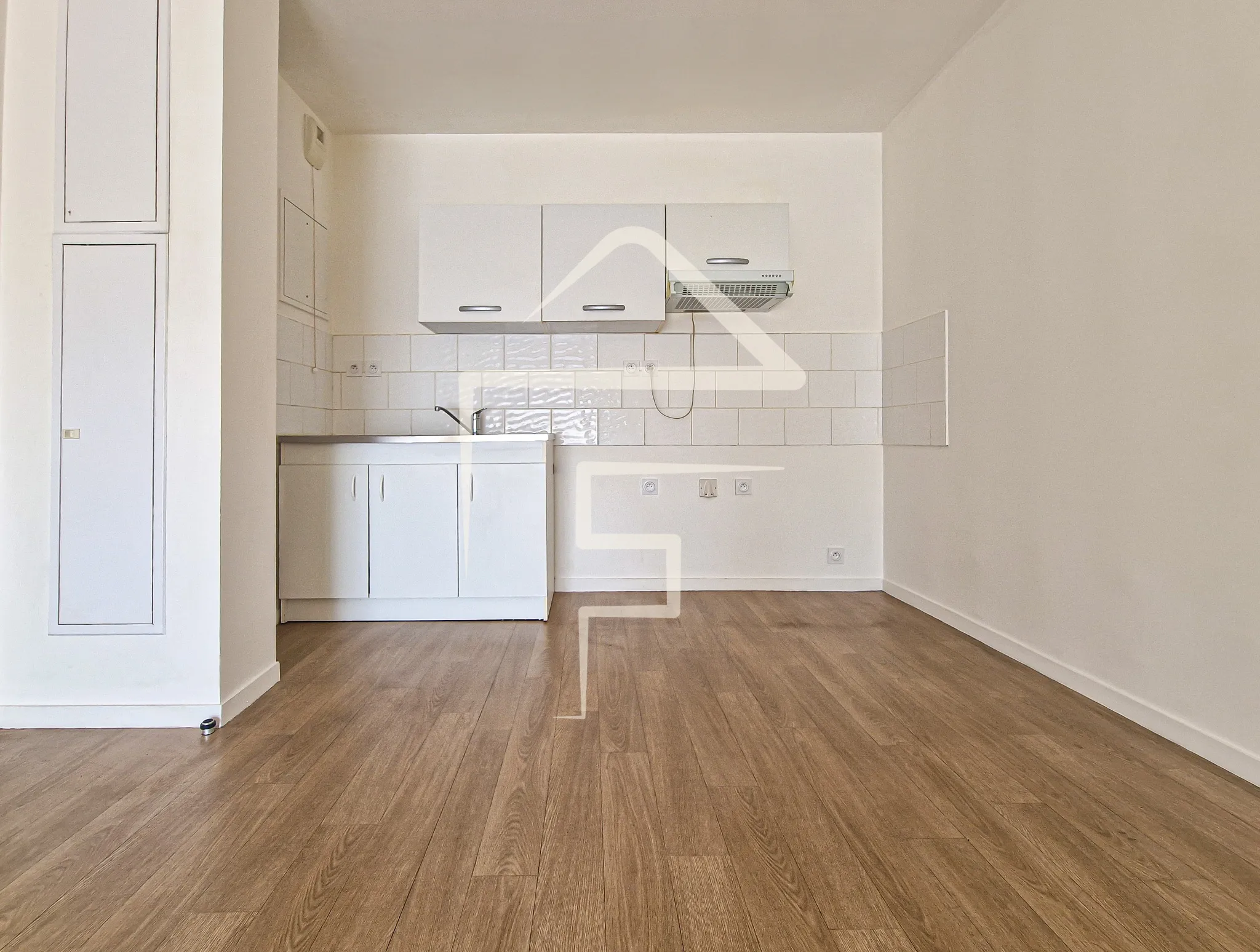 Vente Appartement T2 Lumineux à Nantes - Balcon et Parking Inclus 