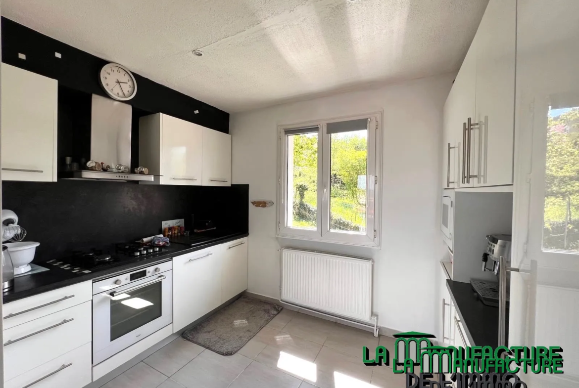 Maison individuelle de type F4 à Saint-Etienne - 640 m² de terrain 