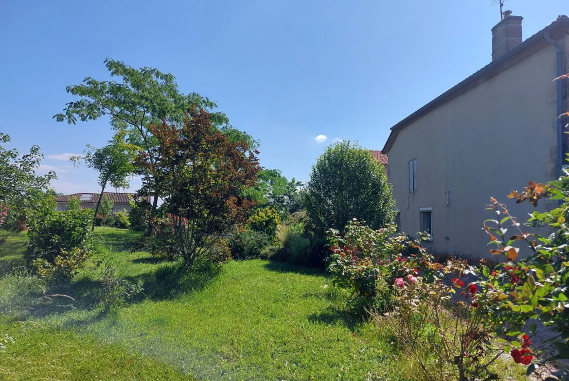 Charmante maison girondine avec dépendances à Sauveterre de Guyenne 