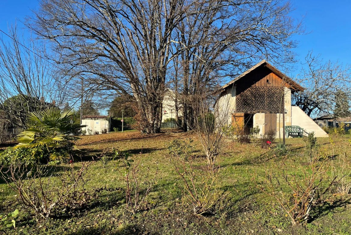 Charmante maison girondine avec dépendances à Sauveterre de Guyenne 