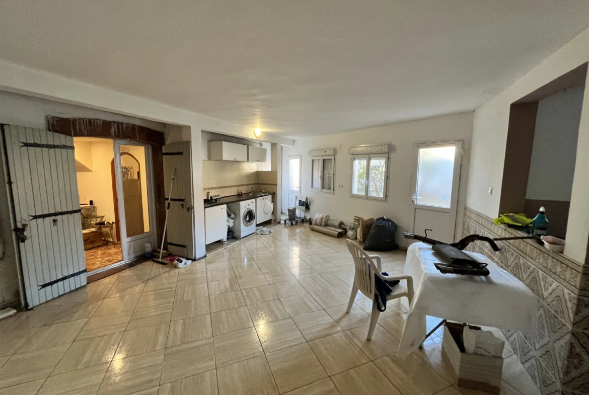 Maison 128 m2 avec fort potentiel en zone franche à Marseille 