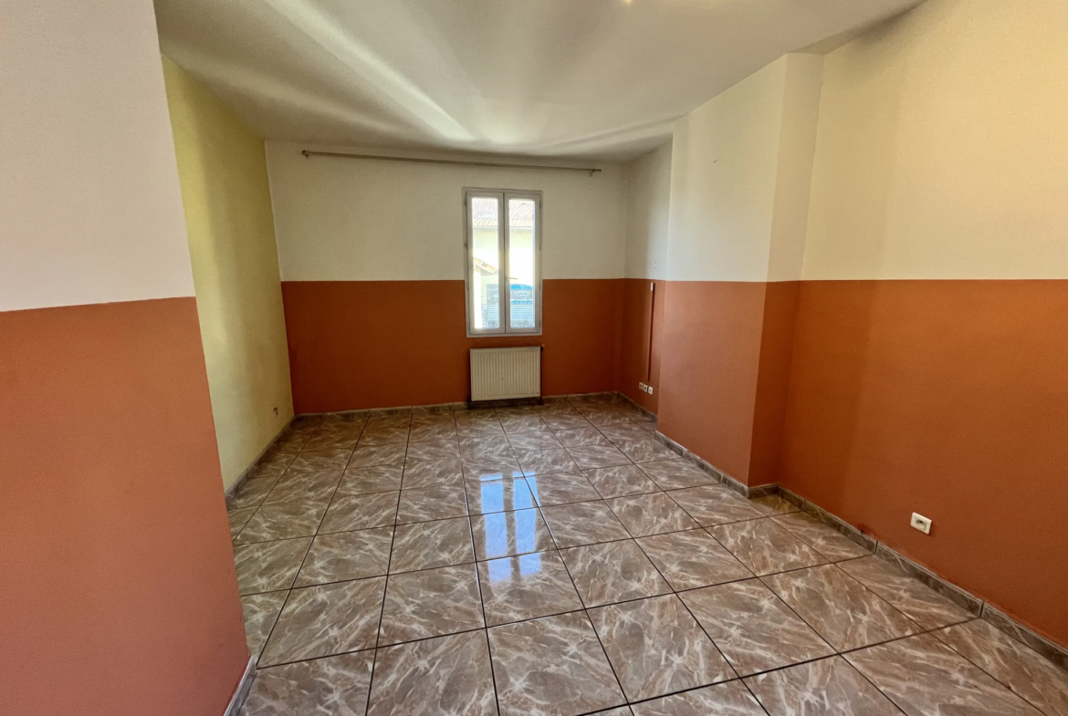 Maison 128 m2 avec fort potentiel en zone franche à Marseille 