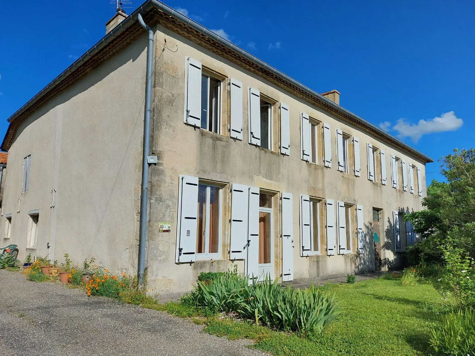 Charmante maison girondine avec dépendances à Sauveterre de Guyenne 