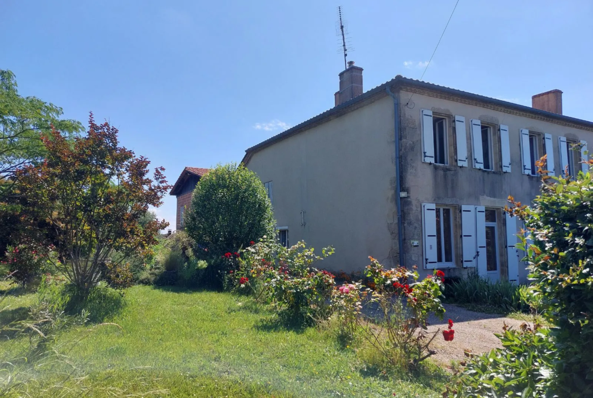 Charmante maison girondine avec dépendances à Sauveterre de Guyenne 