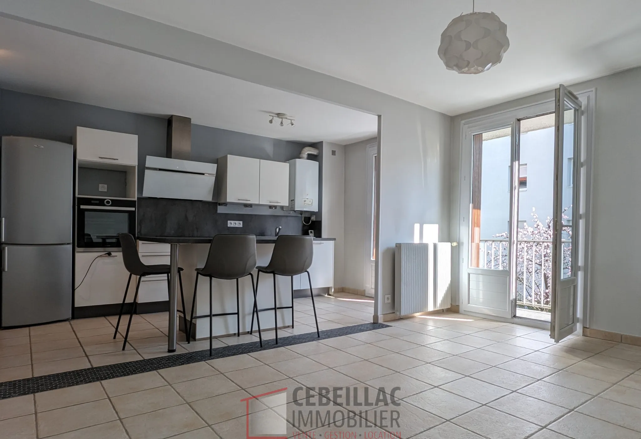 Appartement T3 rénové avec balcon à Clermont-Ferrand 