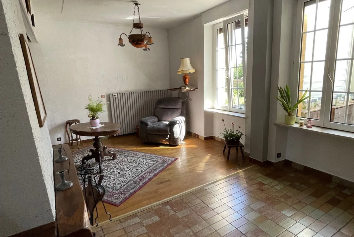 Maison à vendre à Montreux-Vieux – 186 m² sur 9,18 ares 