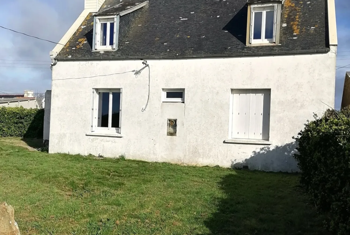 À Plogoff, maison de 105 m² à rénover - 180 200 € 