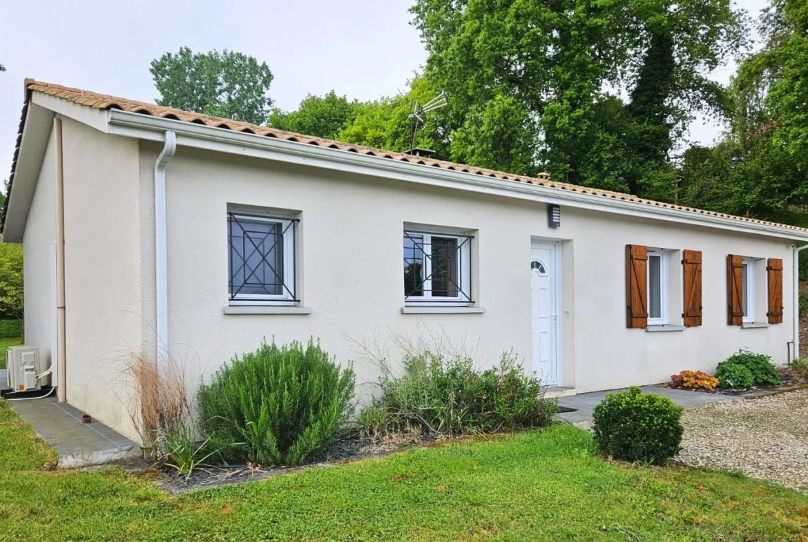 Maison Traditionnelle de 2010 à Targon avec Garage et Carport 