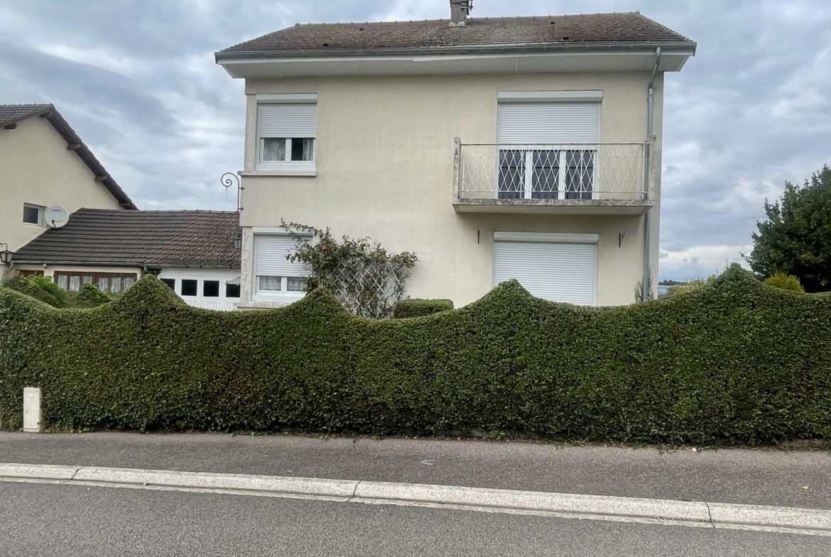 Maison familiale de 133 m² à Livarot avec garage 