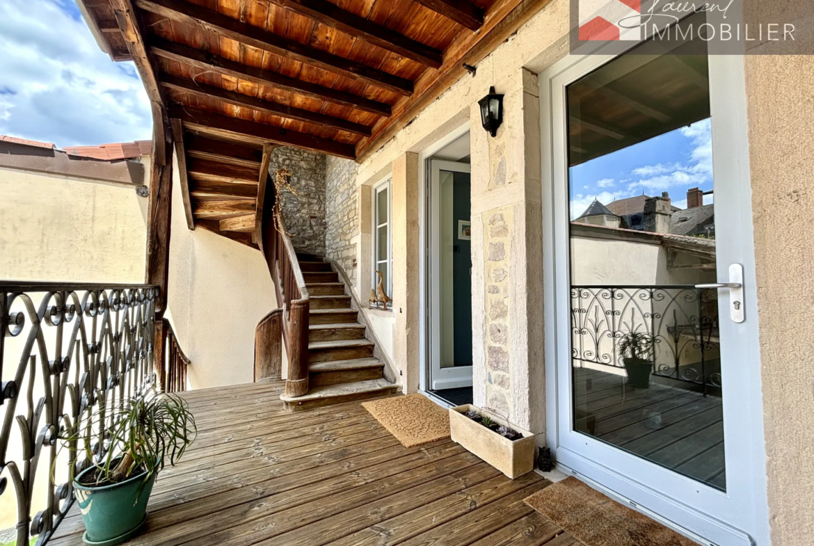 Tènement immobilier à Pont de Vaux : Maison de caractère avec appartement indépendant 