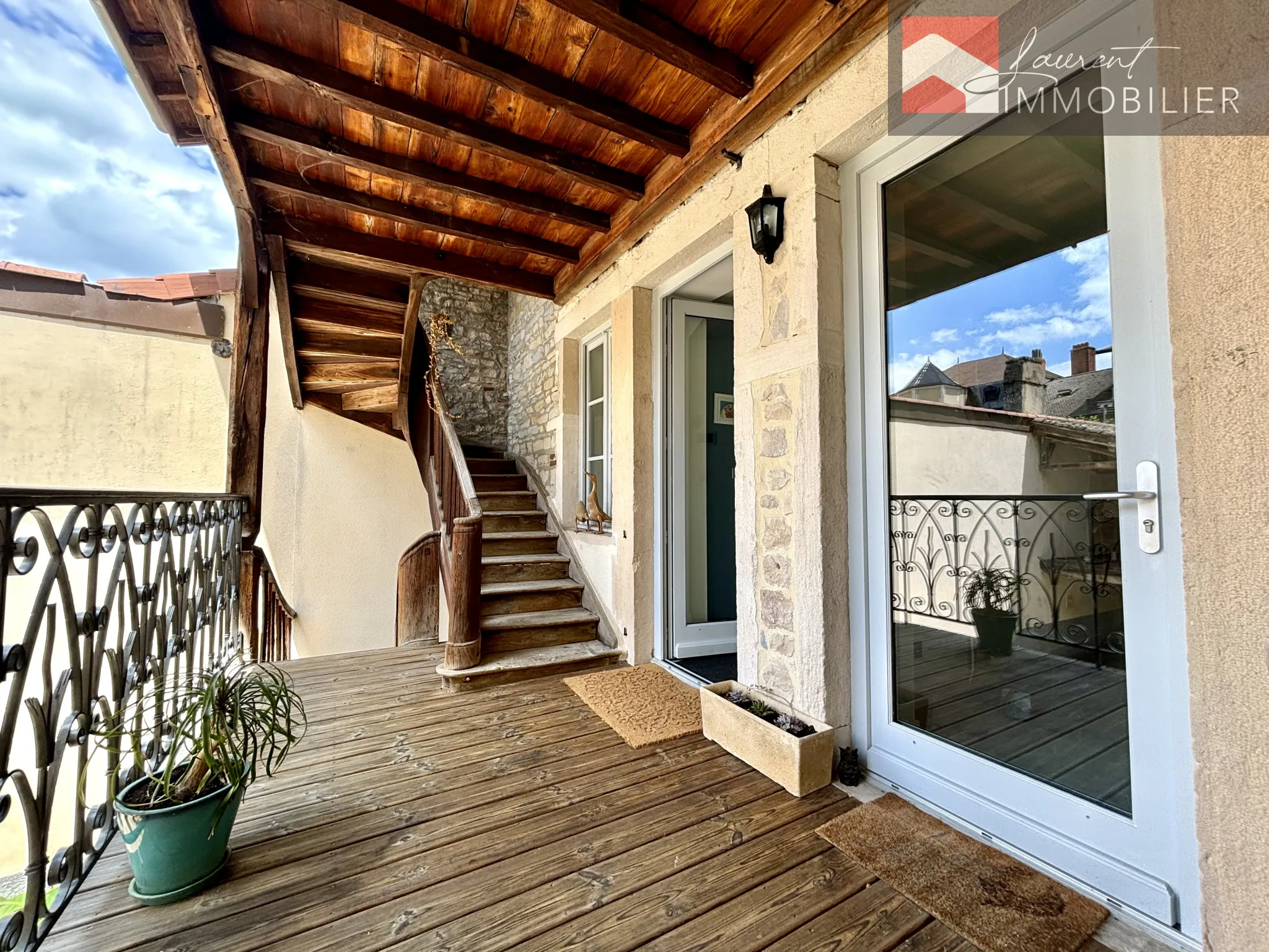 Tènement immobilier à Pont de Vaux : Maison de caractère avec appartement indépendant 