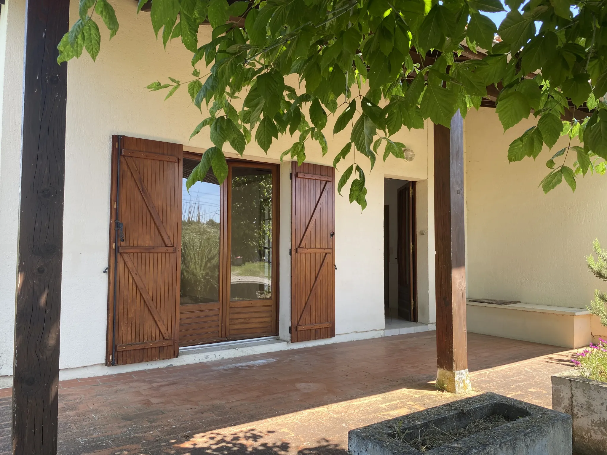 Maison de 104 m2 à Bazas avec 4 chambres et garage 