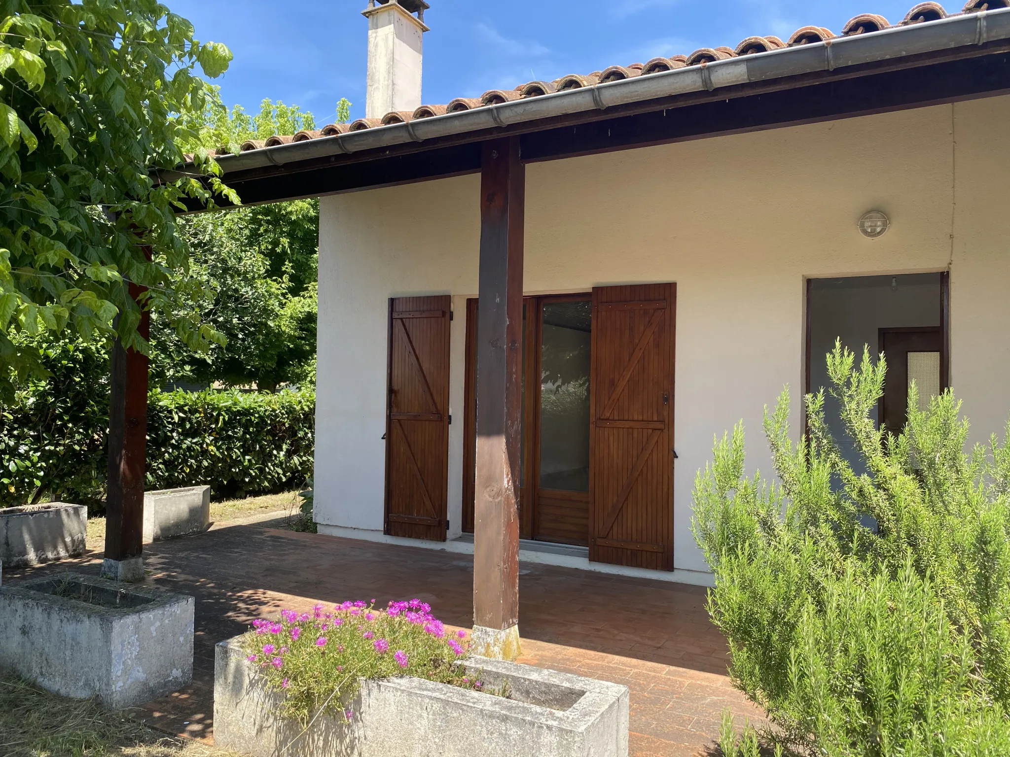 Maison de 104 m2 à Bazas avec 4 chambres et garage 