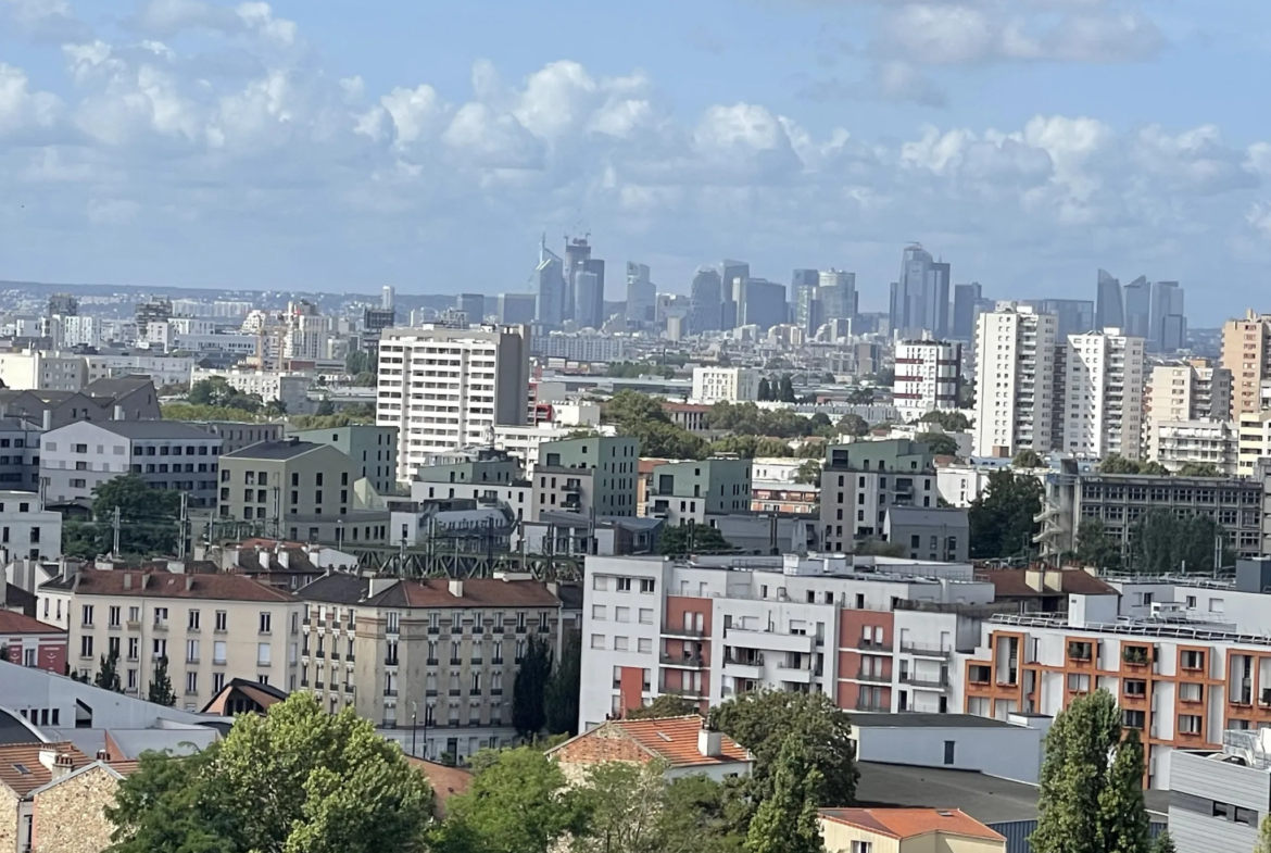 Appartement 5 pièces au dernier étage à St-Denis 