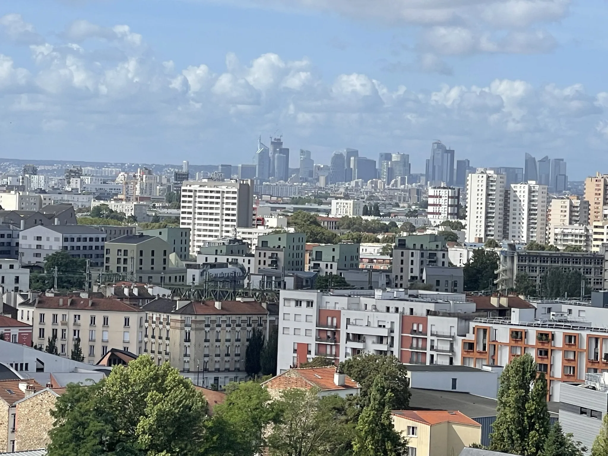 Appartement 5 pièces au dernier étage à St-Denis 