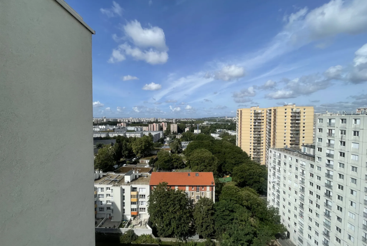 Appartement 5 pièces au dernier étage à St-Denis 