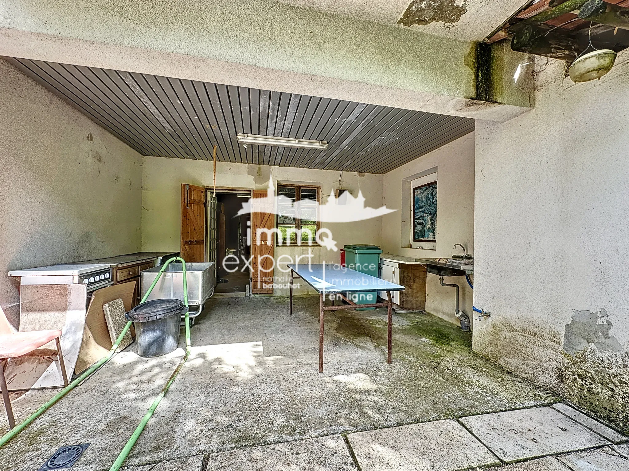 Villa T6 à vendre à Chef-Haut - 130 000 € 