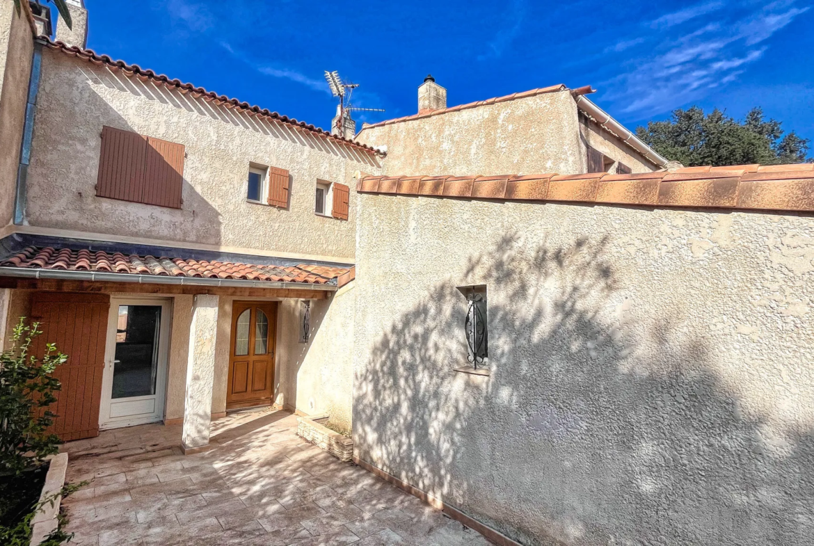 Maison F4 rénovée à Sorgues avec jardin et garage 