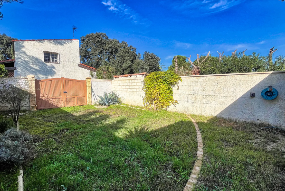 Maison F4 rénovée à Sorgues avec jardin et garage 