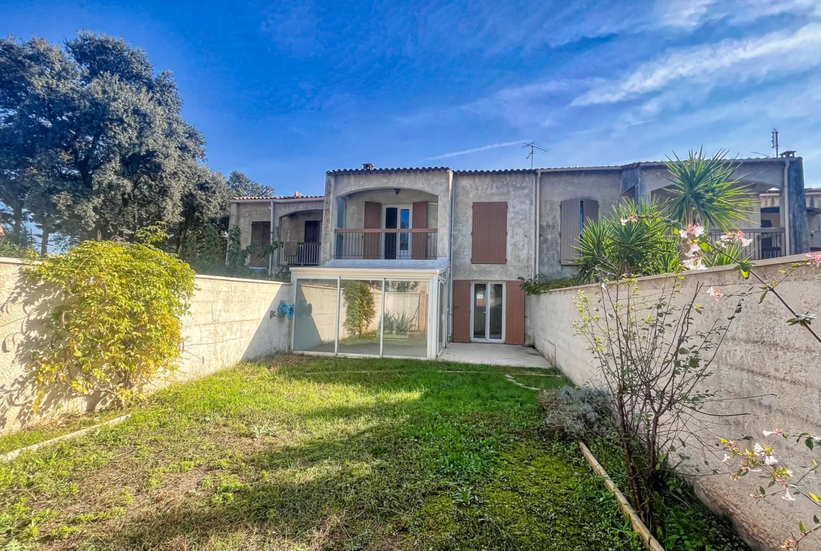 Maison F4 rénovée à Sorgues avec jardin et garage 