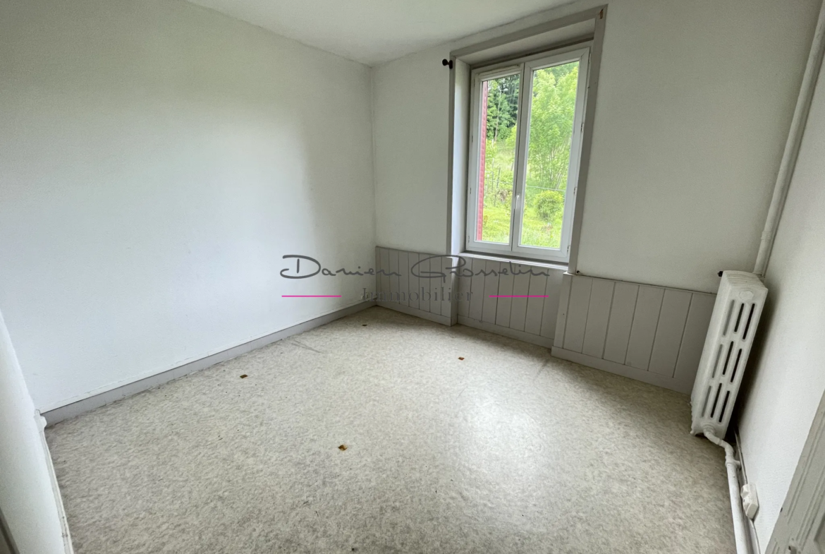 Appartement T3 de plain-pied avec terrasse à Amplepuis 