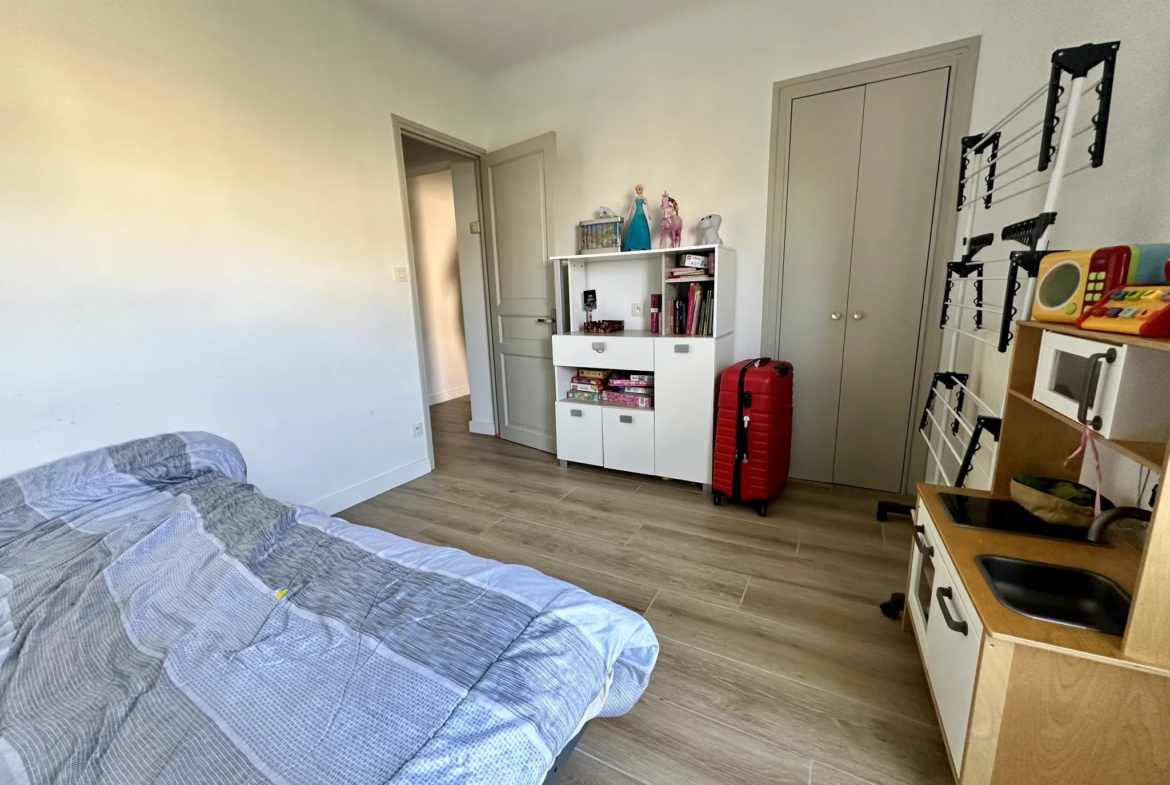 Appartement T3 rénové à Narbonne avec espace extérieur 