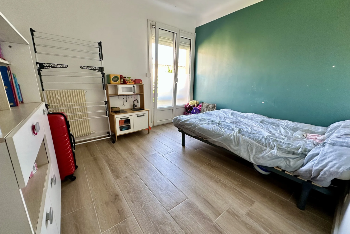 Appartement T3 rénové à Narbonne avec espace extérieur 