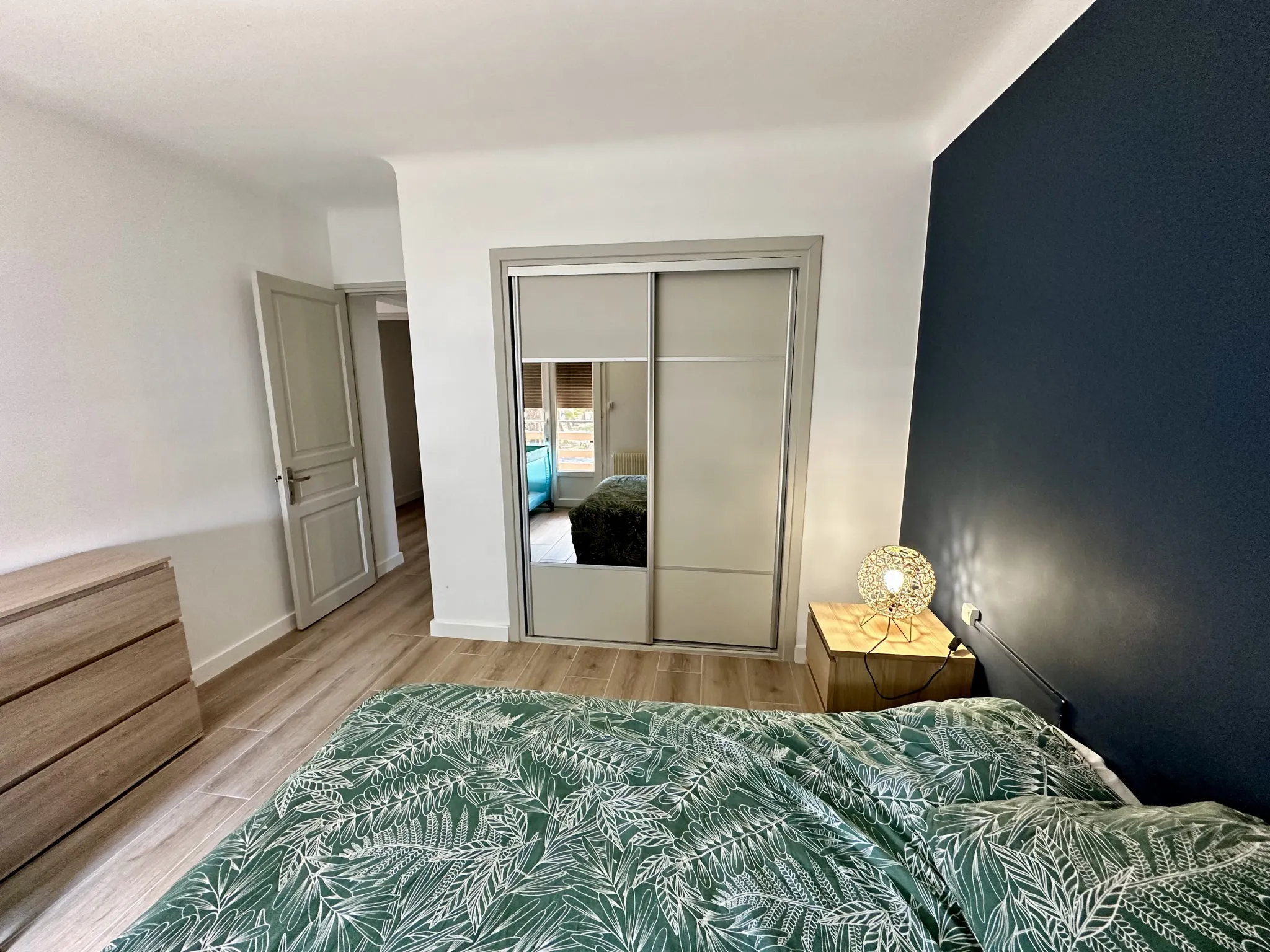 Appartement T3 rénové à Narbonne avec espace extérieur 