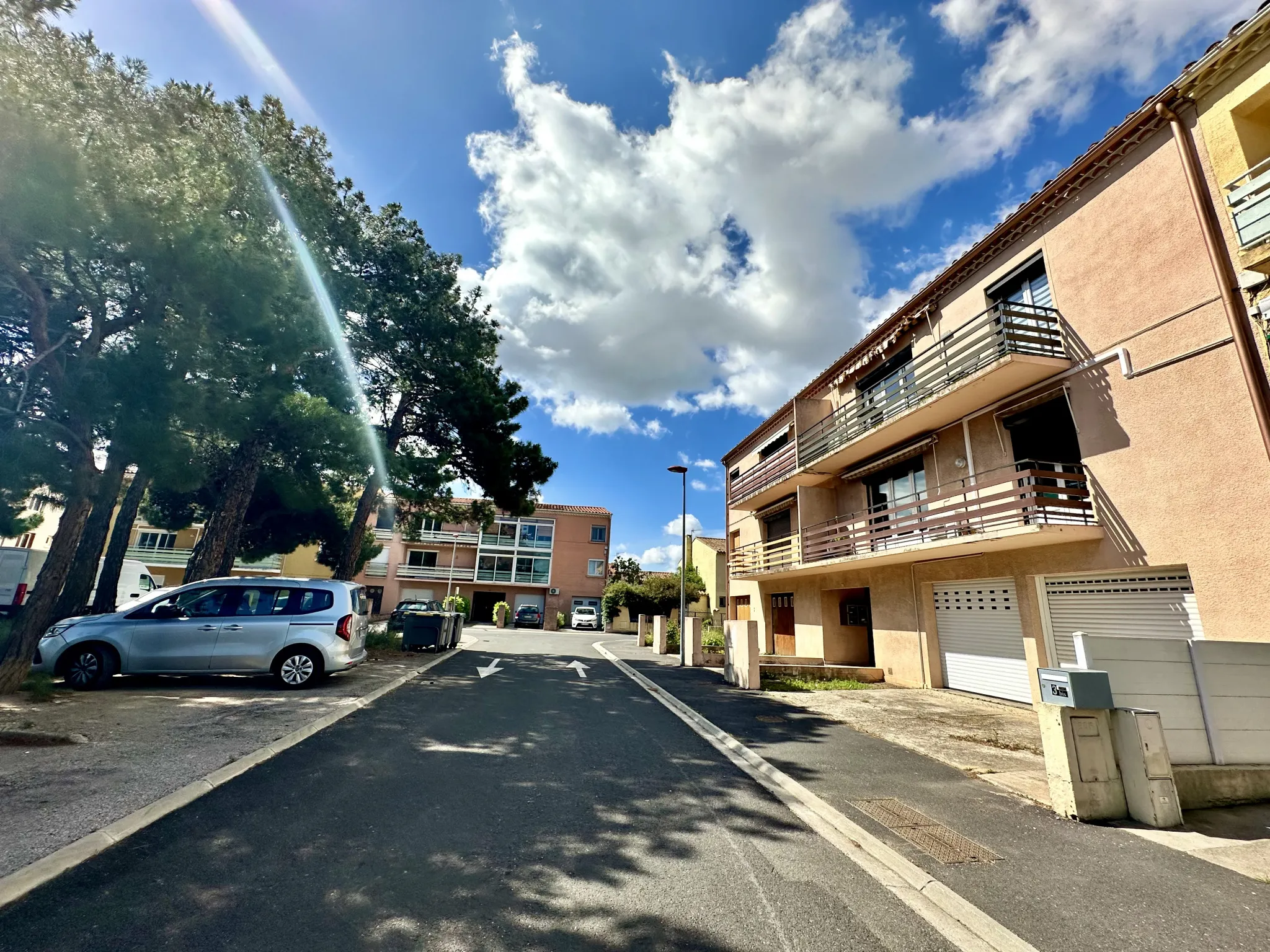 Appartement T3 rénové à Narbonne avec espace extérieur 