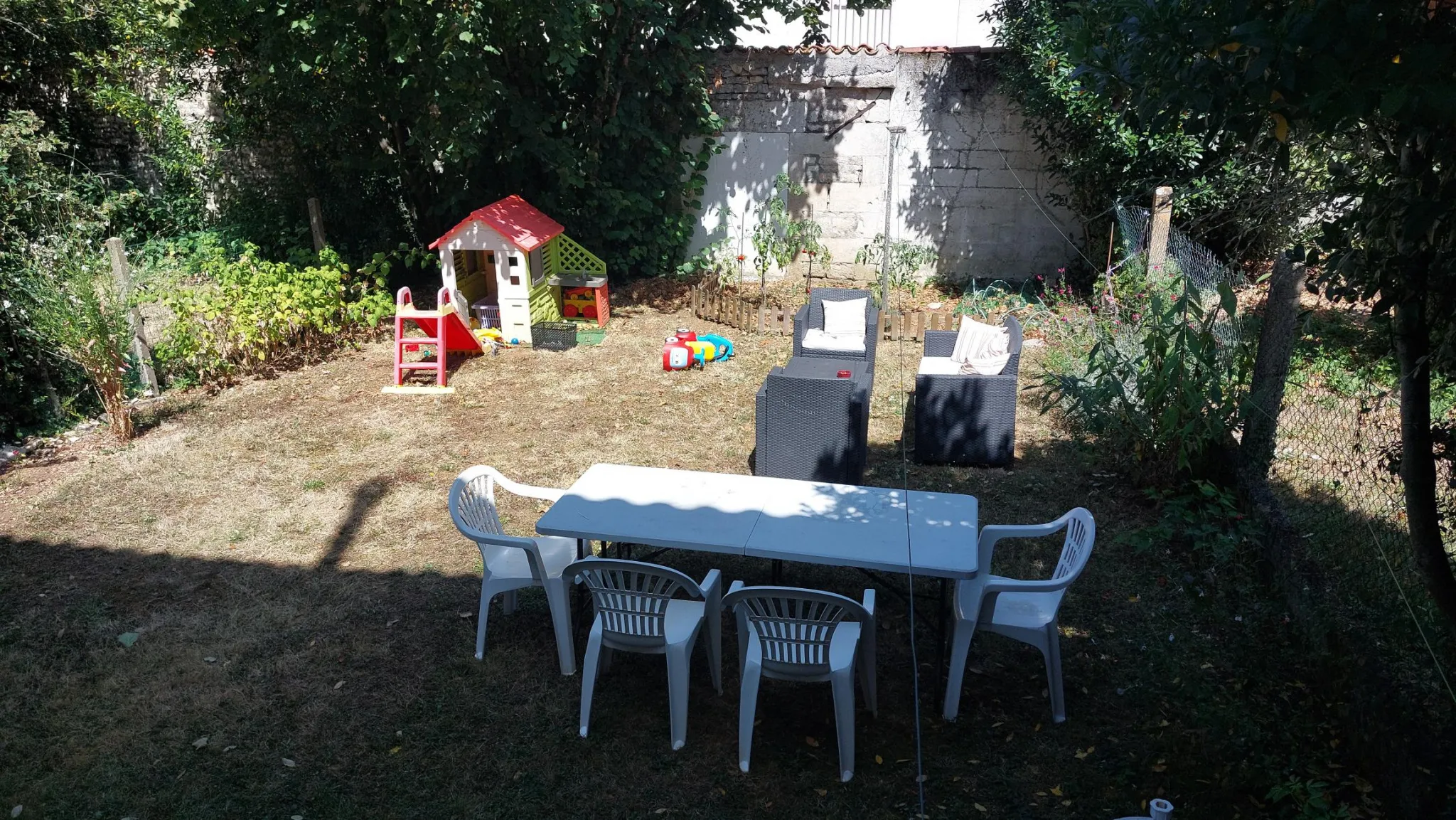 Pavillon rénové à Niort avec jardin et garage 