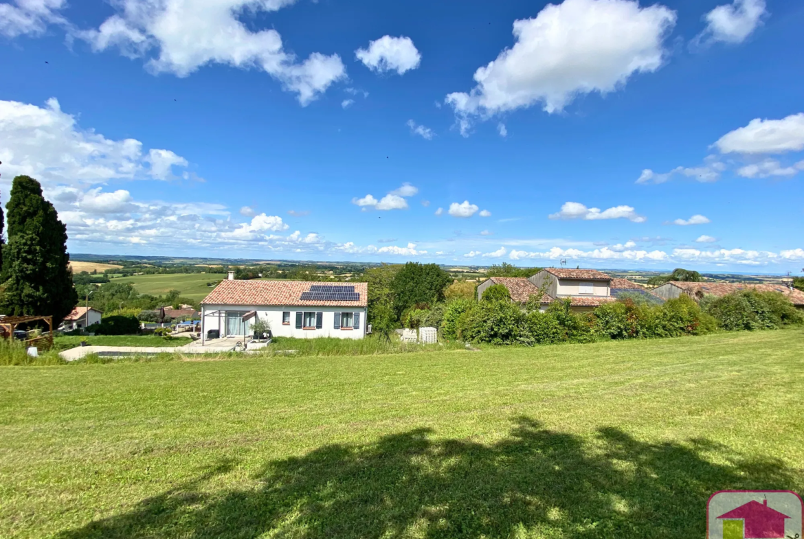 Terrain de 1076 m² à Caraman - Vue dégagée sur la Montagne Noire 