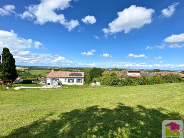 Terrain de 1076 m² à Caraman - Vue dégagée sur la Montagne Noire