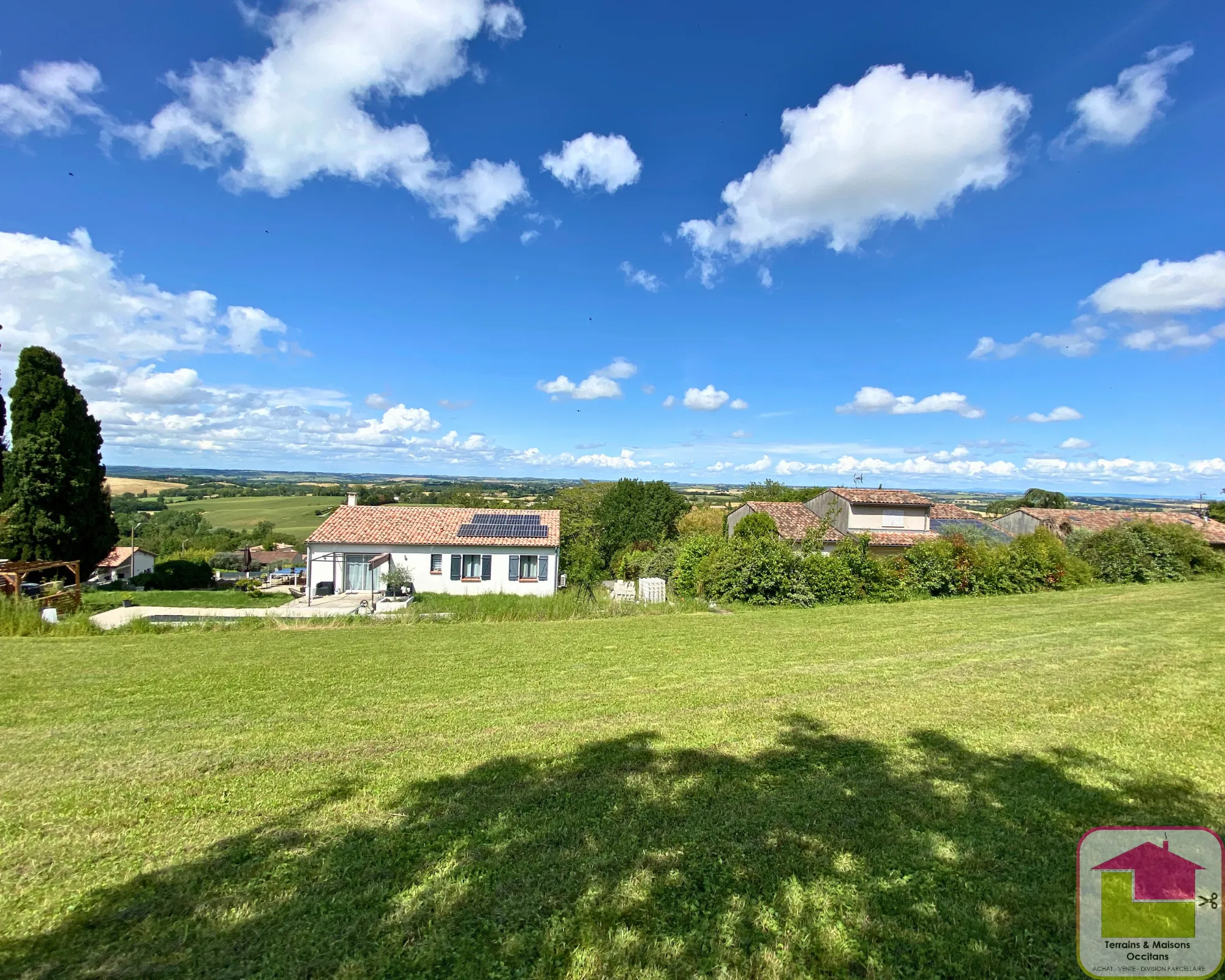 Terrain de 1076 m² à Caraman - Vue dégagée sur la Montagne Noire 