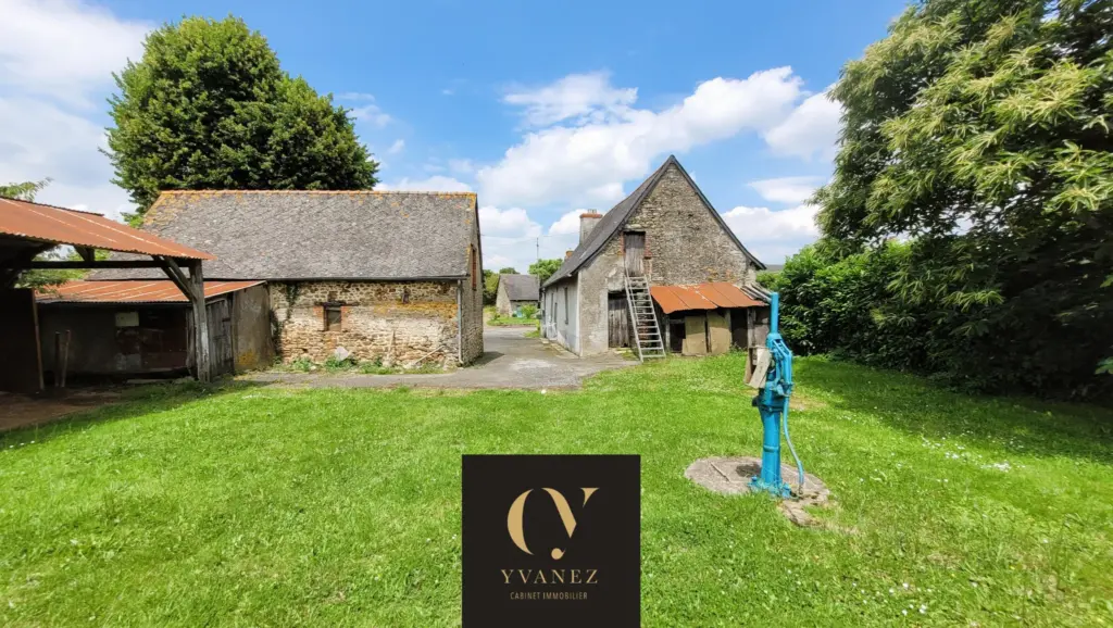 Maison à rénover en campagne de Moulins avec jardin et dépendances