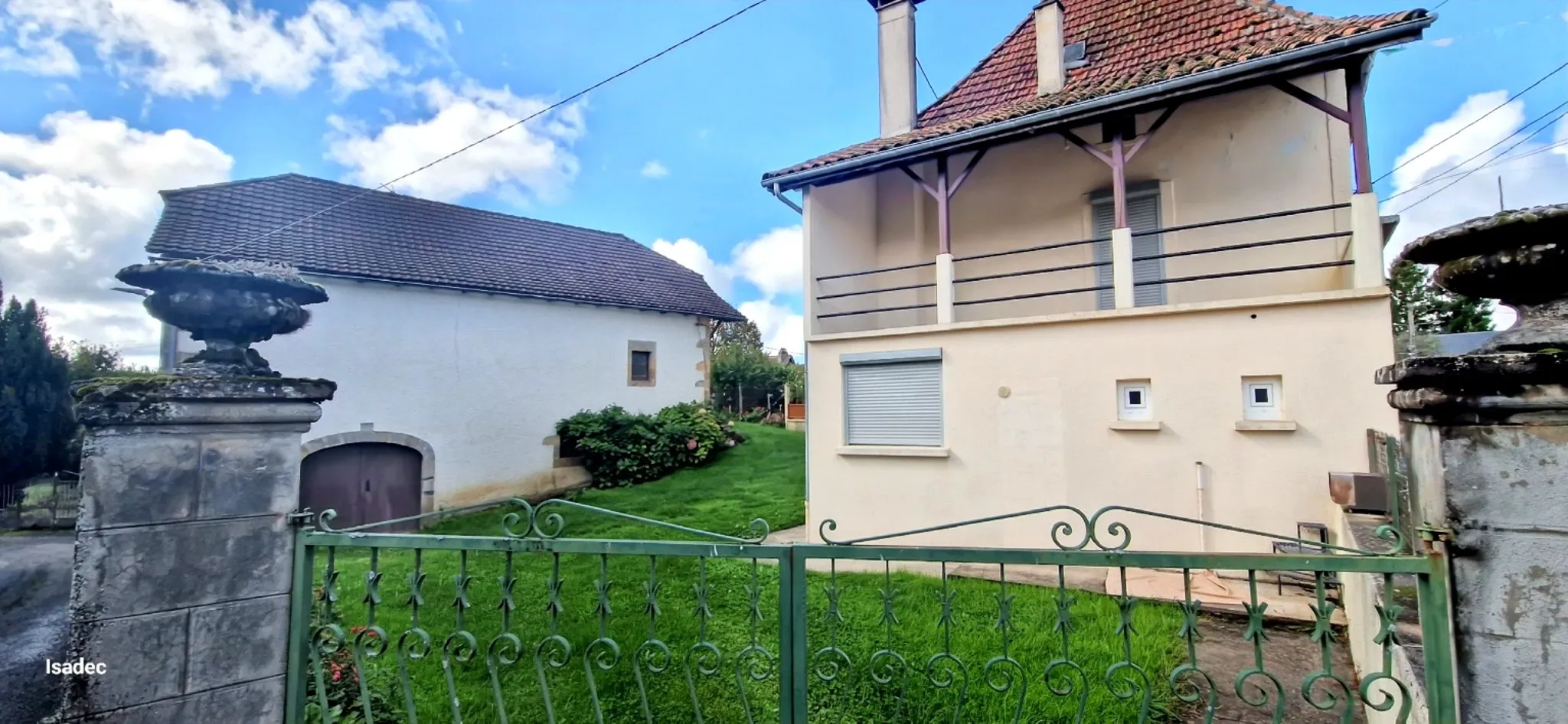 Maison de village rénovée à Molieres avec grange 