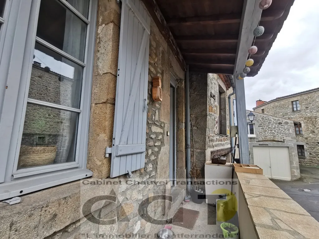 Maison à vendre à Montpeyroux avec terrasse et 2 chambres 