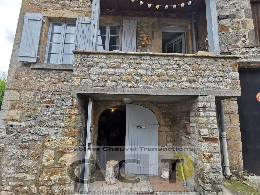 Maison à vendre à Montpeyroux avec terrasse et 2 chambres 