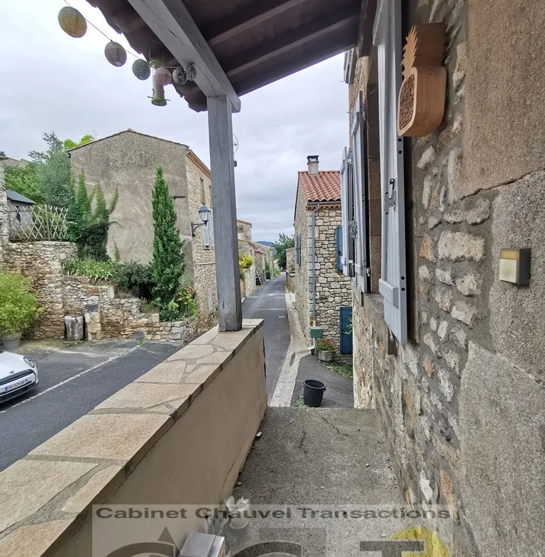 Maison à vendre à Montpeyroux avec terrasse et 2 chambres 